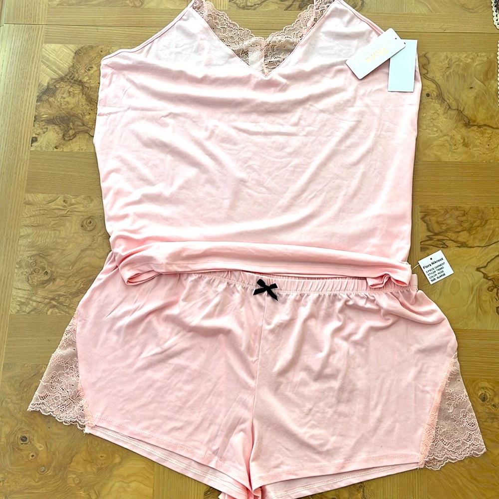 Flora by Flora Nikrooz 2 pc pajama Set Colour blush pink lace design